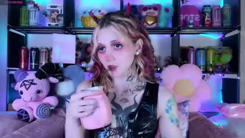 Snapshot of _devilbaby chatting on 06-19-26, 08:12 Kate online show from 06-19-26, 08:12