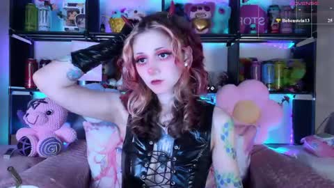 Snapshot of _devilbaby chatting on 06-27-26, 08:25 Kate online show from 06-27-26, 08:25