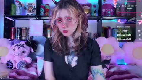 Snapshot of _devilbaby chatting on 07-14-26, 02:05 Kate online show from 07-14-26, 02:05