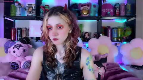 Snapshot of _devilbaby chatting on 07-19-26, 08:12 Kate online show from 07-19-26, 08:12