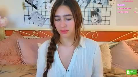 Snapshot of _eliizabeth__ chatting on 05-10-26, 12:38 Lizzy online show from 05-10-26, 12:38