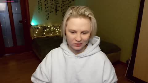 Snapshot of _elven_dreams__ chatting on 12-12-24, 07:59 chloue and Gretta online show from 12-12-24, 07:59