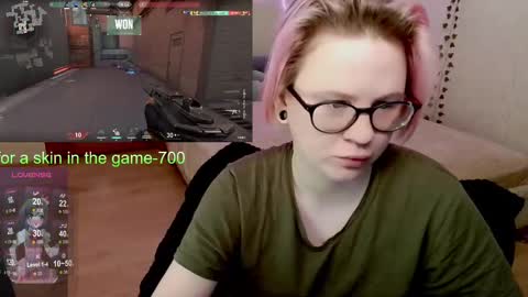 Snapshot of _elven_dreams__ chatting on 02-19-25, 01:40 chloue and Gretta online show from 02-19-25, 01:40