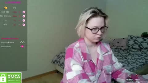 Snapshot of _elven_dreams__ chatting on 03-10-25, 09:32 chloue and Gretta online show from 03-10-25, 09:32