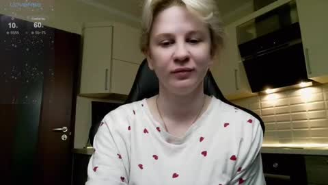 Snapshot of _elven_dreams__ chatting on 07-26-26, 07:10 chloue and Gretta online show from 07-26-26, 07:10