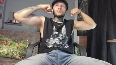 Snapshot of _emilio_escobar chatting on 12-07-24, 10:01 Emilio online show from 12-07-24, 10:01