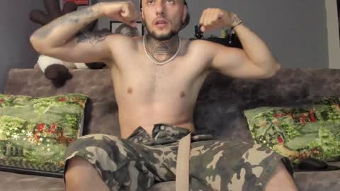 Snapshot of _emilio_escobar chatting on 12-18-24, 12:10 Emilio online show from 12-18-24, 12:10