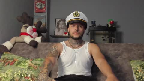 Snapshot of _emilio_escobar chatting on 12-27-24, 10:34 Emilio online show from 12-27-24, 10:34