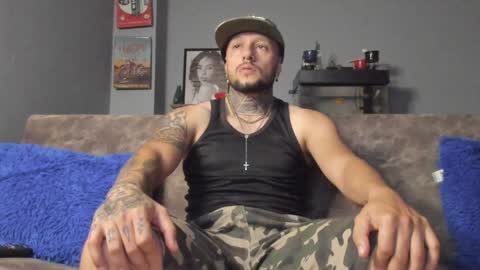 Snapshot of _emilio_escobar chatting on 01-10-25, 10:50 Emilio online show from 01-10-25, 10:50