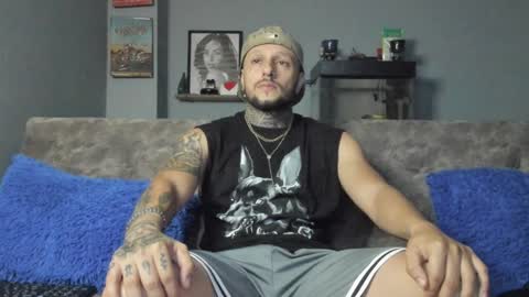 Snapshot of _emilio_escobar chatting on 01-12-25, 10:34 Emilio online show from 01-12-25, 10:34