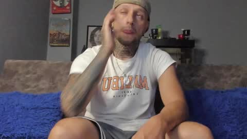Snapshot of _emilio_escobar chatting on 01-15-25, 10:38 Emilio online show from 01-15-25, 10:38
