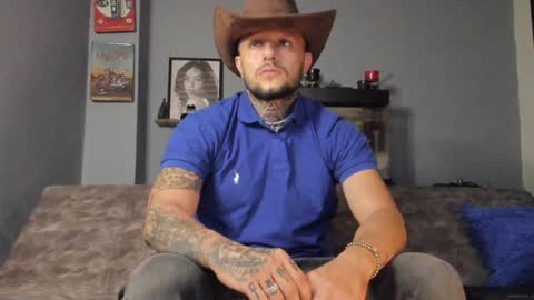 Snapshot of _emilio_escobar chatting on 01-29-25, 10:27 Emilio online show from 01-29-25, 10:27