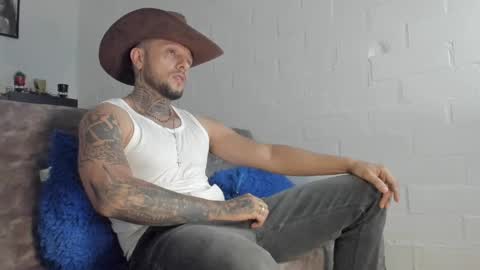 Snapshot of _emilio_escobar chatting on 03-02-25, 10:03 Emilio online show from 03-02-25, 10:03