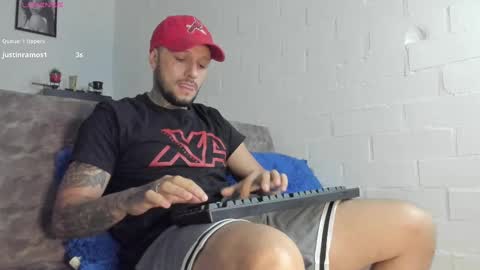 Snapshot of _emilio_escobar chatting on 03-04-25, 10:02 Emilio online show from 03-04-25, 10:02