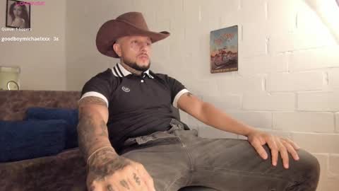 Snapshot of _emilio_escobar chatting on 09-13-25, 04:23 Emilio online show from 09-13-25, 04:23