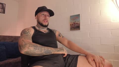 Snapshot of _emilio_escobar chatting on 09-21-25, 09:55 Emilio online show from 09-21-25, 09:55