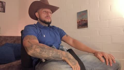 Snapshot of _emilio_escobar chatting on 09-24-25, 09:45 Emilio online show from 09-24-25, 09:45