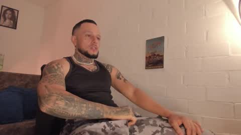 Snapshot of _emilio_escobar chatting on 09-27-25, 09:25 Emilio online show from 09-27-25, 09:25