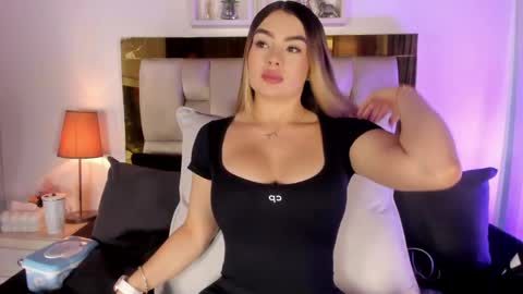 Isabella online show from 03-25-26, 12:11