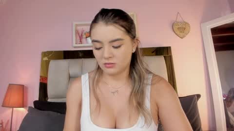 Isabella online show from 05-20-26, 12:11