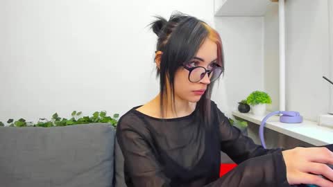 Emma online show from 03-28-26, 06:35