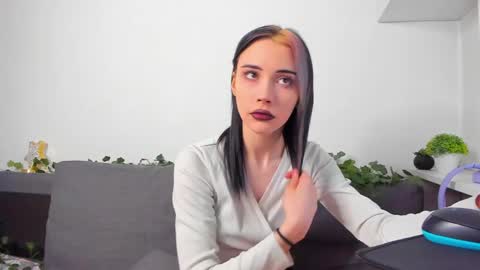 Emma online show from 03-29-26, 06:24