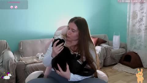 Snapshot of _enni__ chatting on 04-19-26, 06:10 Sam online show from 04-19-26, 06:10