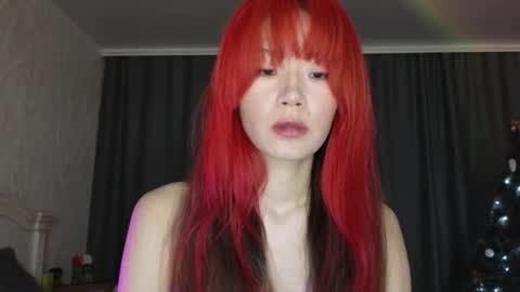 Snapshot of _eve____ chatting on 12-19-24, 11:39 EveEva online show from 12-19-24, 11:39