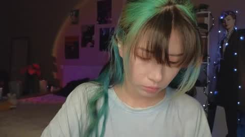 Snapshot of _eve____ chatting on 10-09-25, 01:03 EveEva online show from 10-09-25, 01:03