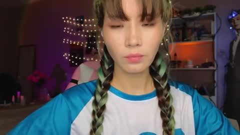 EveEva online show from 11-19-25, 10:32