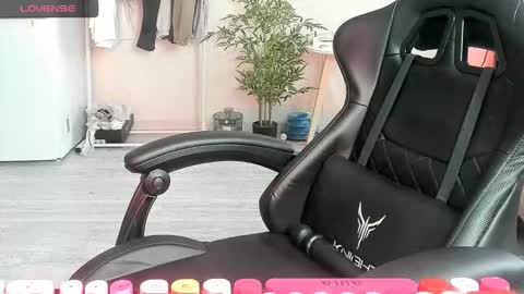 Alis online show from 12-18-25, 07:58