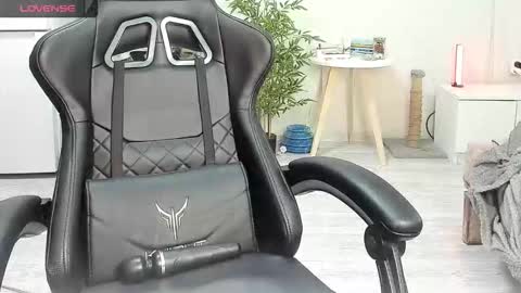 Alis online show from 12-21-25, 07:15