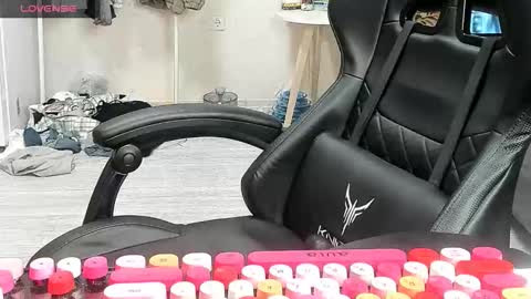 Alis online show from 01-14-26, 04:18