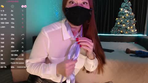 Snapshot of _fox_sexy_ chatting on 12-25-24, 07:13 fox sexy online show from 12-25-24, 07:13