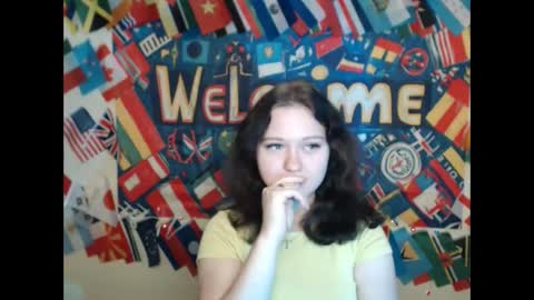 Snapshot of _foxy_lady chatting on 10-14-25, 06:36 Alice online show from 10-14-25, 06:36