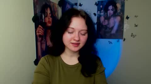 Snapshot of _foxy_lady chatting on 03-03-26, 06:52 Alice online show from 03-03-26, 06:52