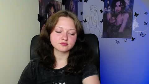 Snapshot of _foxy_lady chatting on 07-06-26, 06:10 Alice online show from 07-06-26, 06:10