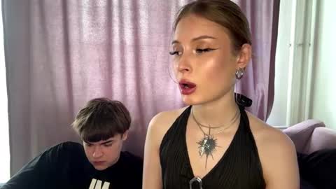 Kaithie and Jessie online show from 07-08-26, 12:20