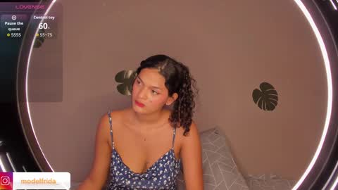 Frida online show from 10-04-25, 01:42