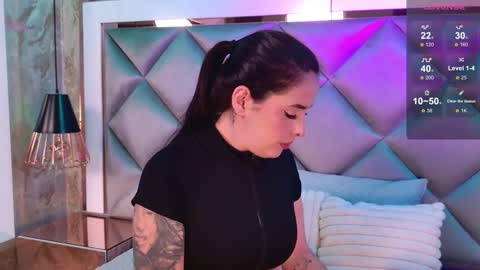 Snapshot of _giggy chatting on 11-06-25, 11:44 _giggy online show from 11-06-25, 11:44