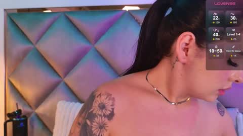 Snapshot of _giggy chatting on 11-10-25, 11:42 _giggy online show from 11-10-25, 11:42