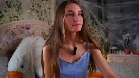 Milly online show from 10-31-25, 02:23