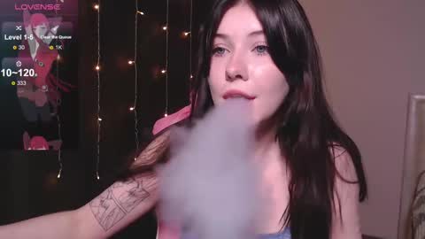 Tori online show from 02-14-25, 12:03