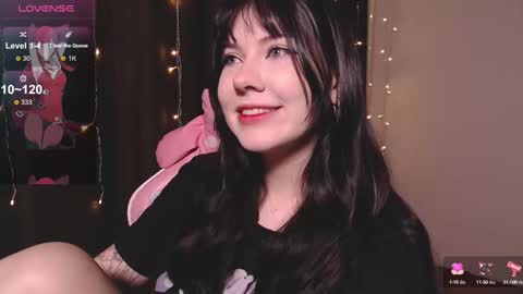 Tori online show from 03-01-25, 12:23