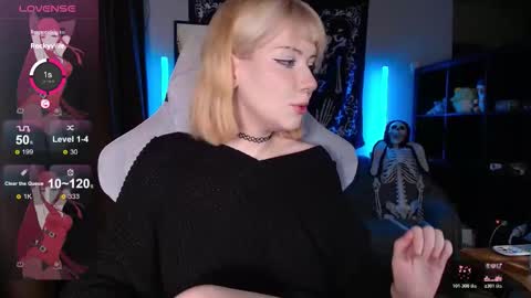 Tori online show from 12-15-25, 10:03