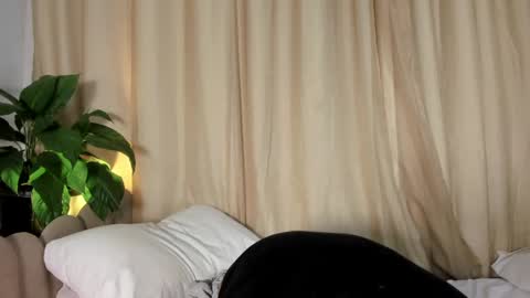 Hanna johnson online show from 09-18-25, 03:08