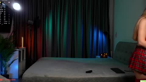 Snapshot of _healing_hottie_ chatting on 05-11-26, 07:11 Veronica online show from 05-11-26, 07:11
