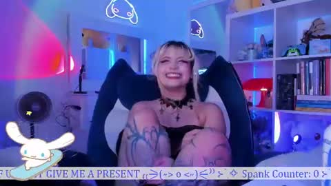 Snapshot of _heavenly_blue_ chatting on 07-14-26, 02:05 Bluey online show from 07-14-26, 02:05
