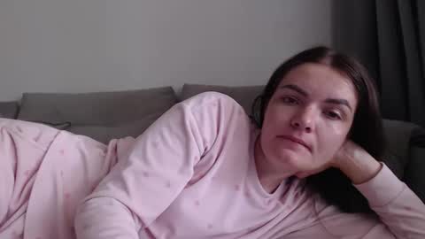 Snapshot of _hidden_frommymoom_ chatting on 06-09-26, 05:41 Criss4u online show from 06-09-26, 05:41