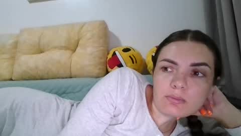 Snapshot of _hidden_frommymoom_ chatting on 07-14-26, 05:07 Criss4u online show from 07-14-26, 05:07